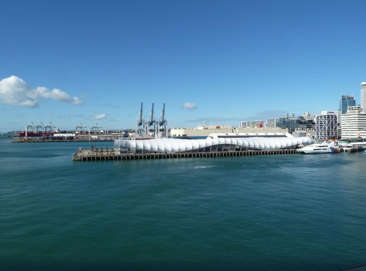 Waterfront Seaview Hotel Apartment - Same Building Block As Auckland Hilton Exterior photo