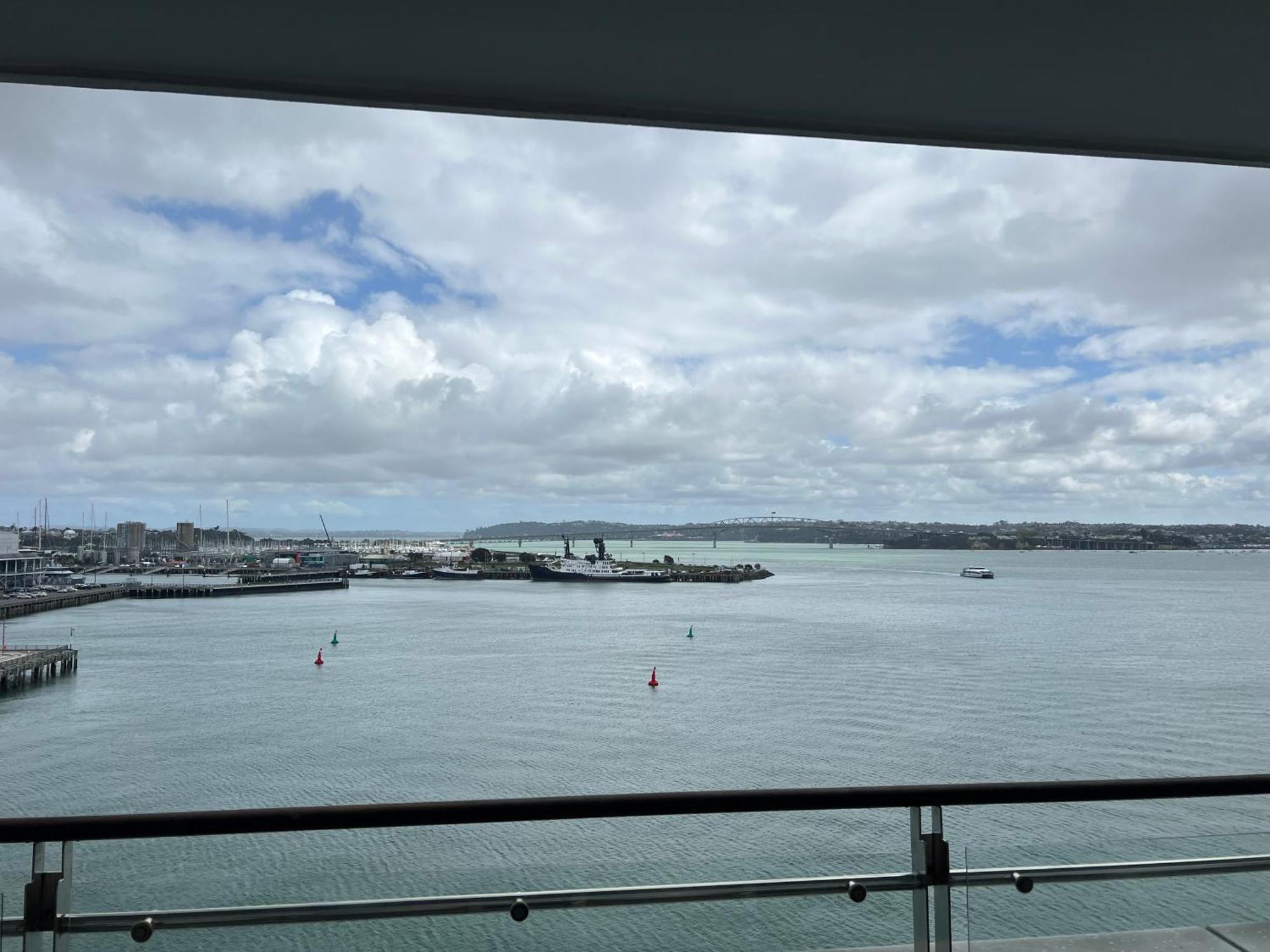 Waterfront Seaview Hotel Apartment - Same Building Block As Auckland Hilton Exterior photo